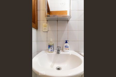 Casa à venda com 310m², 3 quartos e 4 vagas Casa à venda com 310m², 3 quartos e 4 vagasBanheiro de Serviço - Torneira