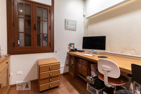 Casa à venda com 310m², 3 quartos e 4 vagas Casa à venda com 310m², 3 quartos e 4 vagasQuarto