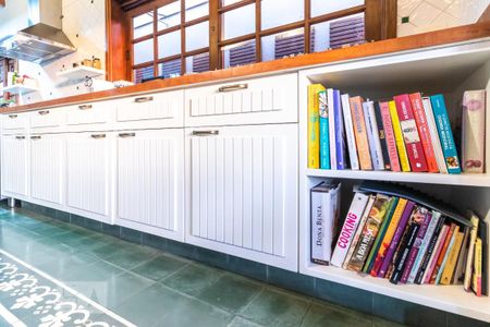 Casa à venda com 310m², 3 quartos e 4 vagas Casa à venda com 310m², 3 quartos e 4 vagasCozinha - Armários