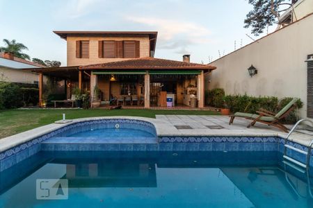 Casa à venda com 310m², 3 quartos e 4 vagas Casa à venda com 310m², 3 quartos e 4 vagasÁrea da Piscina