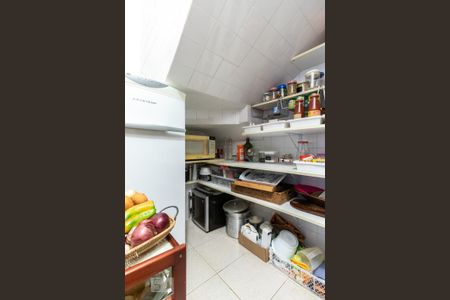 Casa à venda com 310m², 3 quartos e 4 vagas Casa à venda com 310m², 3 quartos e 4 vagasDispensa