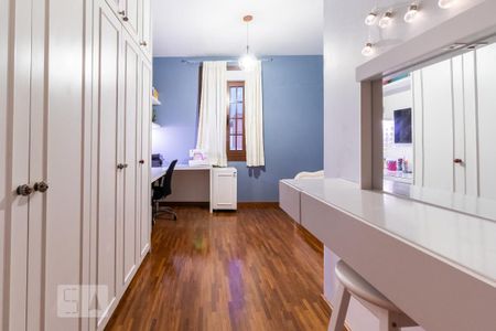 Casa à venda com 310m², 3 quartos e 4 vagas Casa à venda com 310m², 3 quartos e 4 vagasSuíte 1