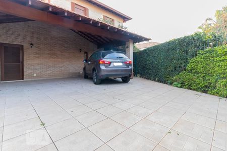 Casa à venda com 310m², 3 quartos e 4 vagas Casa à venda com 310m², 3 quartos e 4 vagasGaragem