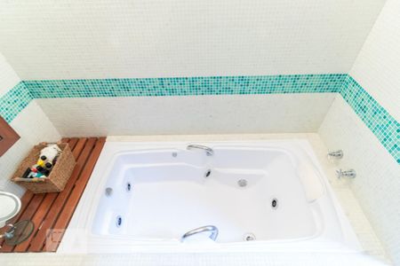 Casa à venda com 310m², 3 quartos e 4 vagas Casa à venda com 310m², 3 quartos e 4 vagasBanheiro da Suíte 2 - Banheira