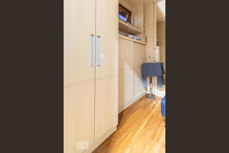 Casa à venda com 310m², 3 quartos e 4 vagas Casa à venda com 310m², 3 quartos e 4 vagasSuíte 2 - Closet