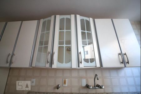 Apartamento à venda com 64m², 2 quartos e 2 vagasCozinha - Armários