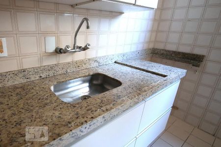 Apartamento à venda com 64m², 2 quartos e 2 vagasCozinha