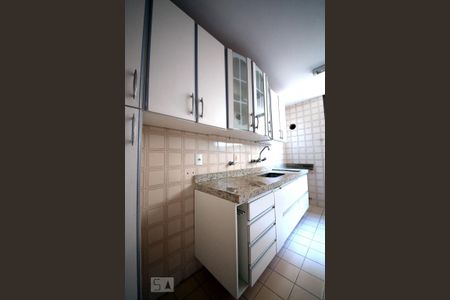 Apartamento à venda com 64m², 2 quartos e 2 vagasCozinha