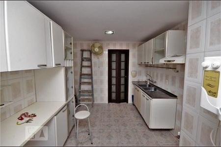 Apartamento à venda com 120m², 3 quartos e sem vagaCozinha