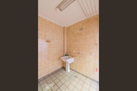 Casa à venda com 480m², 6 quartos e 4 vagas Casa à venda com 480m², 6 quartos e 4 vagasÁrea de Serviço