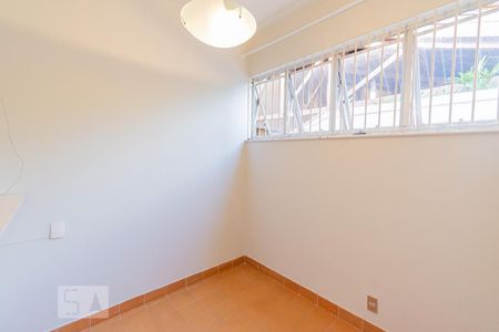 Casa à venda com 480m², 6 quartos e 4 vagas Casa à venda com 480m², 6 quartos e 4 vagasQuarto de Serviço