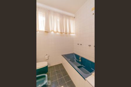 Casa à venda com 480m², 6 quartos e 4 vagas Casa à venda com 480m², 6 quartos e 4 vagasBanheiro da Suíte 1