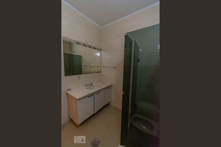 Casa à venda com 480m², 6 quartos e 4 vagas Casa à venda com 480m², 6 quartos e 4 vagasBanheiro da Suíte 2