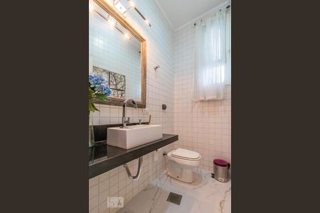 Lavabo de casa para alugar com 4 quartos, 370m² em Alphaville, Santana de Parnaíba