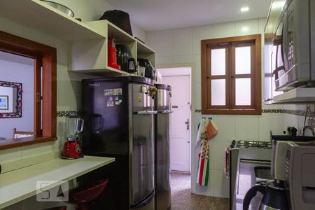 Apartamento para alugar com 125m², 3 quartos e sem vaga Apartamento para alugar com 125m², 3 quartos e sem vagaCozinha