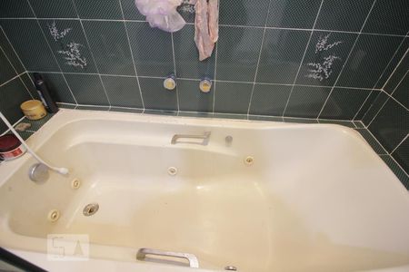 Apartamento para alugar com 306m², 4 quartos e 4 vagasBanheira