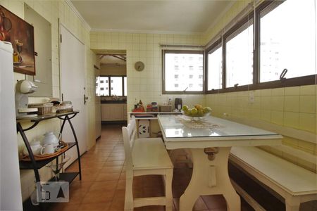 Apartamento para alugar com 306m², 4 quartos e 4 vagasCopa