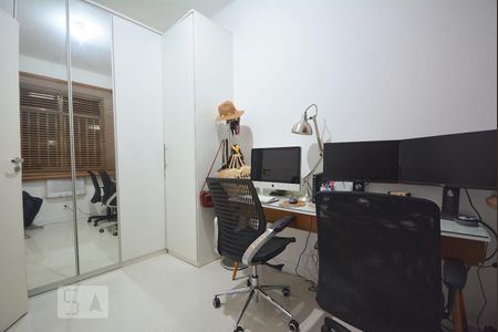 Quarto 2 de apartamento para alugar com 2 quartos, 53m² em Catete, Rio de Janeiro
