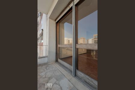 Varanda de apartamento para alugar com 3 quartos, 120m² em Jardim Lindoia, Porto Alegre