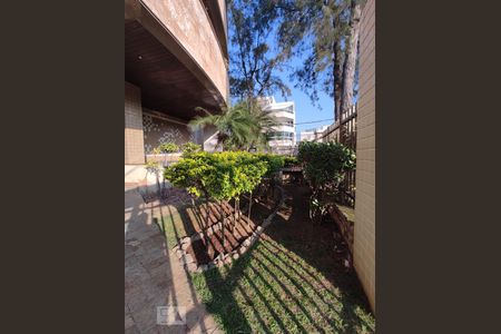 Apartamento à venda com 200m², 2 quartos e 3 vagas Apartamento à venda com 200m², 2 quartos e 3 vagasEntrada do prédio