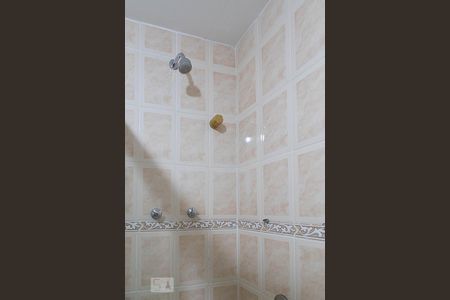 Apartamento à venda com 200m², 2 quartos e 3 vagas Apartamento à venda com 200m², 2 quartos e 3 vagasBanheiro da suíte 2