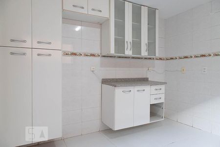 Apartamento à venda com 200m², 2 quartos e 3 vagas Apartamento à venda com 200m², 2 quartos e 3 vagasCozinha