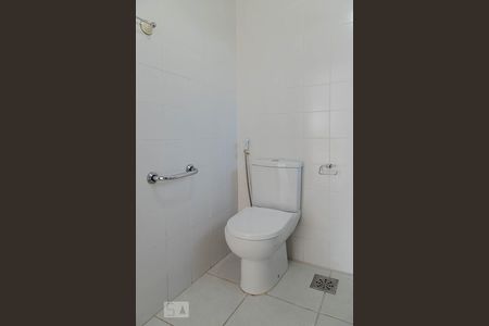 Apartamento à venda com 200m², 2 quartos e 3 vagas Apartamento à venda com 200m², 2 quartos e 3 vagasBanheiro da suíte 1