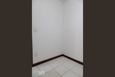 Apartamento à venda com 200m², 2 quartos e 3 vagas Apartamento à venda com 200m², 2 quartos e 3 vagasQuarto de serviço