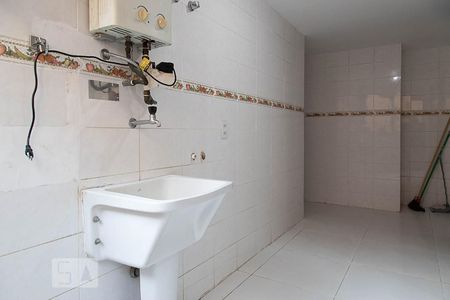 Apartamento à venda com 200m², 2 quartos e 3 vagas Apartamento à venda com 200m², 2 quartos e 3 vagasÁrea de serviço