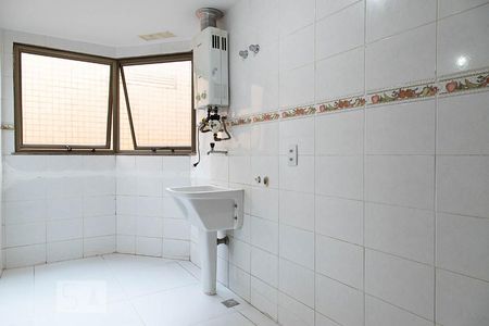 Apartamento à venda com 200m², 2 quartos e 3 vagas Apartamento à venda com 200m², 2 quartos e 3 vagasÁrea de serviço