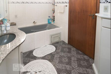 Casa à venda com 340m², 4 quartos e 4 vagasBanheiro