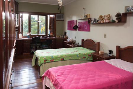 Quarto 1 de casa à venda com 4 quartos, 340m² em Vila Ipiranga, Porto Alegre