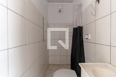 Banheiro de casa para alugar com 1 quarto, 30m² em Vila Moinho Velho, São Paulo