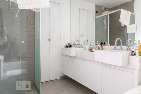 Apartamento à venda com 104m², 2 quartos e sem vaga Apartamento à venda com 104m², 2 quartos e sem vagaBanheiro 1