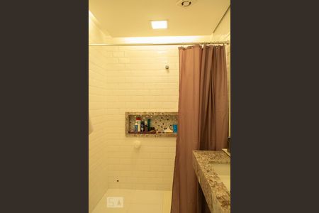 Casa à venda com 200m², 4 quartos e 2 vagasBANHEIRO SUITE