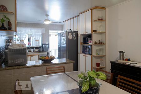 Casa à venda com 200m², 4 quartos e 2 vagasCOZINHA