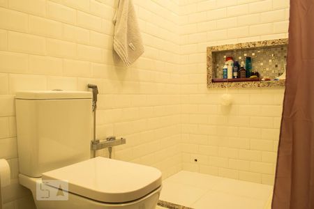 Casa à venda com 200m², 4 quartos e 2 vagasBANHEIRO SUITE