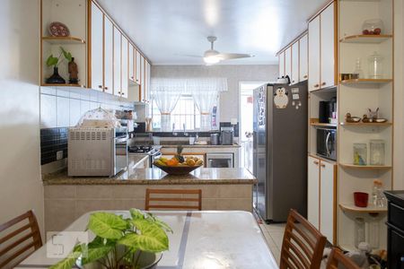 Casa à venda com 200m², 4 quartos e 2 vagasCOZINHA