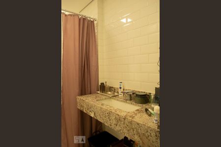 Casa à venda com 200m², 4 quartos e 2 vagasBANHEIRO SUITE