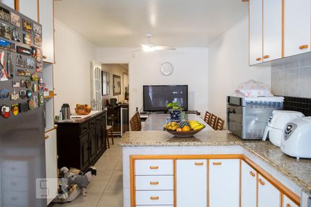 Casa à venda com 200m², 4 quartos e 2 vagasCOZINHA