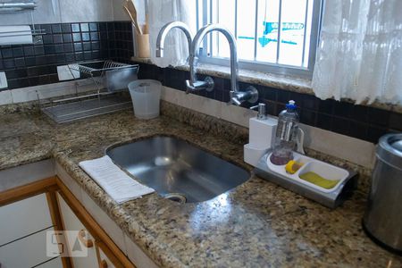 Casa à venda com 200m², 4 quartos e 2 vagasCOZINHA