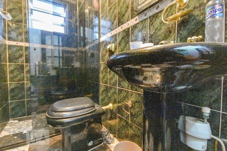 Casa à venda com 175m², 5 quartos e 1 vagaBanheiro 2