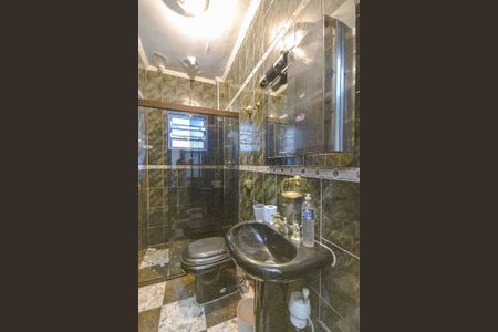 Casa à venda com 175m², 5 quartos e 1 vagaBanheiro 2