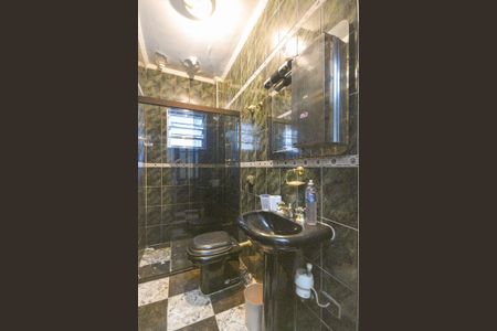 Casa à venda com 175m², 5 quartos e 1 vagaBanheiro 2