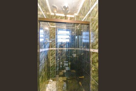 Casa à venda com 175m², 5 quartos e 1 vagaBanheiro 2