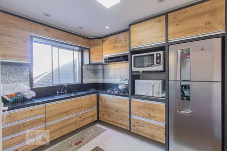 Cozinha de apartamento para alugar com 2 quartos, 76m² em Fazendinha, Curitiba