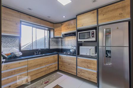 Cozinha de apartamento para alugar com 2 quartos, 76m² em Fazendinha, Curitiba