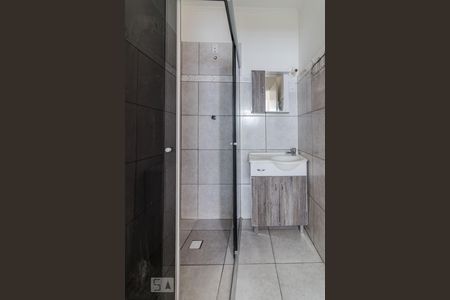 Banheiro de kitnet/studio para alugar com 1 quarto, 30m² em Farroupilha, Porto Alegre