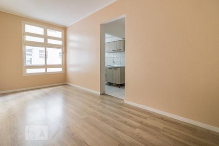 Sala/Quarto de kitnet/studio para alugar com 1 quarto, 30m² em Farroupilha, Porto Alegre