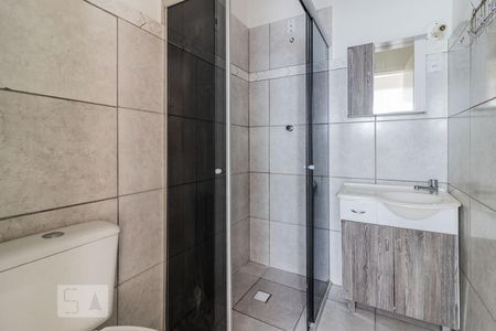 Banheiro de kitnet/studio para alugar com 1 quarto, 30m² em Farroupilha, Porto Alegre